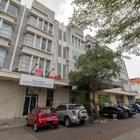 Reddoorz Near Universitas Esa Unggul Bekasi Harapan Indah Екстериор снимка